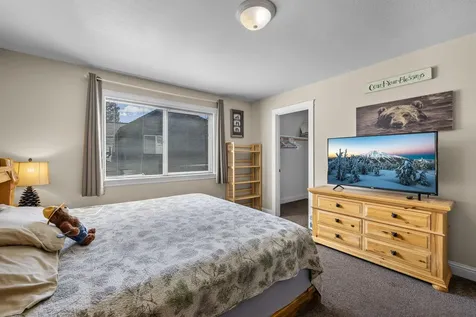 927 SE Briarwood Court Bend OR 97702