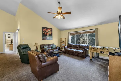 927 SE Briarwood Court Bend OR 97702