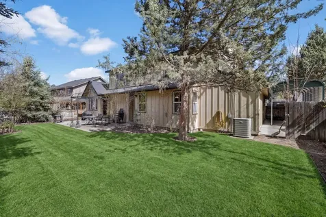 927 SE Briarwood Court Bend OR 97702
