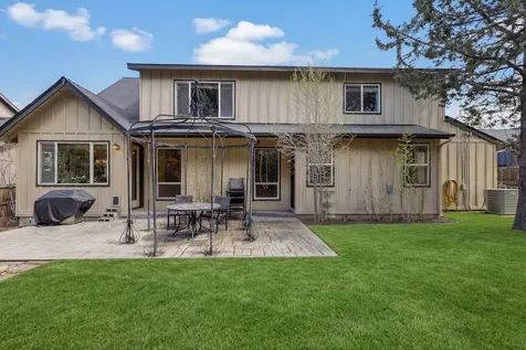 927 SE Briarwood Court Bend OR 97702