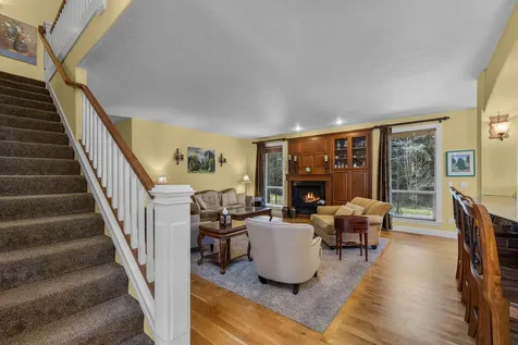 927 SE Briarwood Court Bend OR 97702