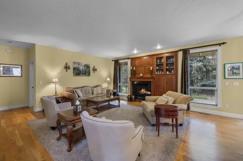 927 SE Briarwood Court Bend OR 97702