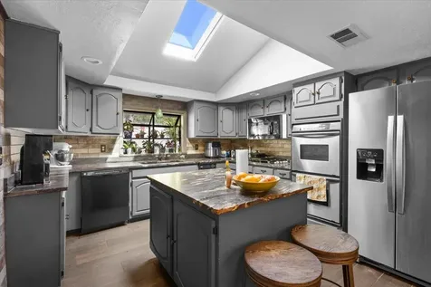 1625 NE Hillcrest Drive Grants Pass OR 97526