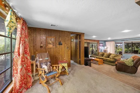1625 NE Hillcrest Drive Grants Pass OR 97526