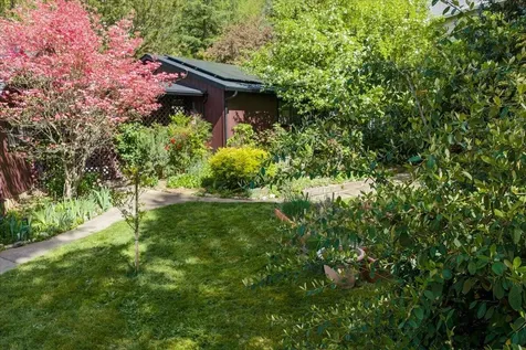 1625 NE Hillcrest Drive Grants Pass OR 97526