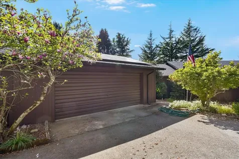 1625 NE Hillcrest Drive Grants Pass OR 97526