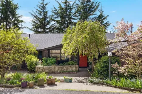 1625 NE Hillcrest Drive Grants Pass OR 97526