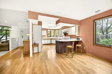536 Parkside Drive Ashland OR 97520