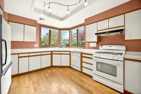 536 Parkside Drive Ashland OR 97520