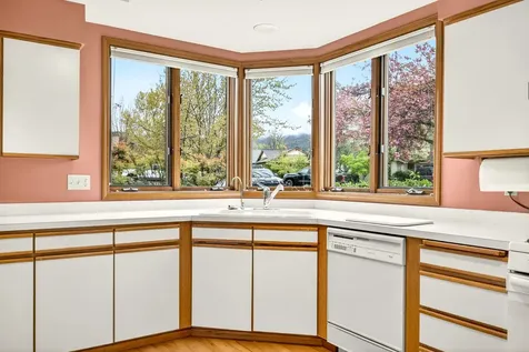 536 Parkside Drive Ashland OR 97520