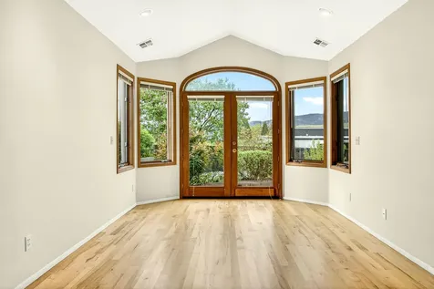 536 Parkside Drive Ashland OR 97520