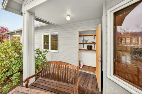 536 Parkside Drive Ashland OR 97520