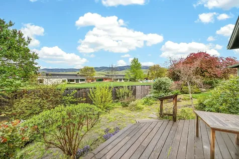 536 Parkside Drive Ashland OR 97520