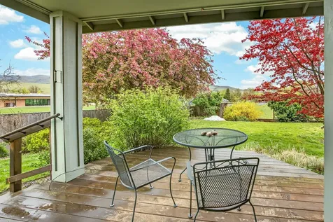 536 Parkside Drive Ashland OR 97520