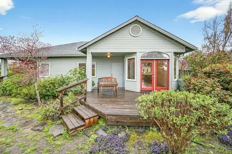 536 Parkside Drive Ashland OR 97520