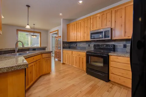 2372 NW Hazelwood Avenue Redmond OR 97756