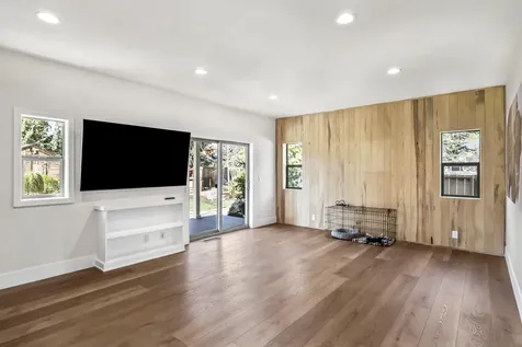 2742 NW Scandia Loop Bend OR 97703