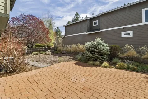 61425 Davis Lake Loop Bend OR 97702