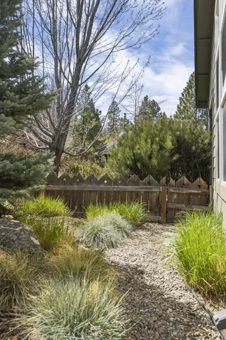 61425 Davis Lake Loop Bend OR 97702