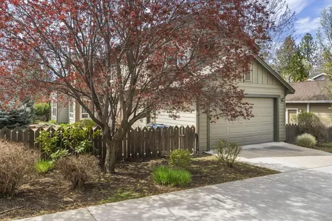 61425 Davis Lake Loop Bend OR 97702