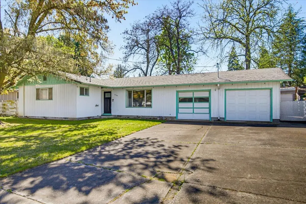 2764 Ruth Drive Medford OR 97504