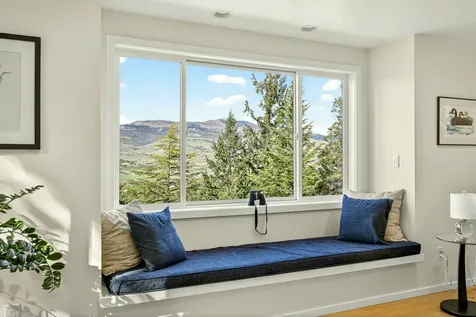 1927 Tamarack Place Ashland OR 97520