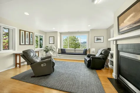 1927 Tamarack Place Ashland OR 97520