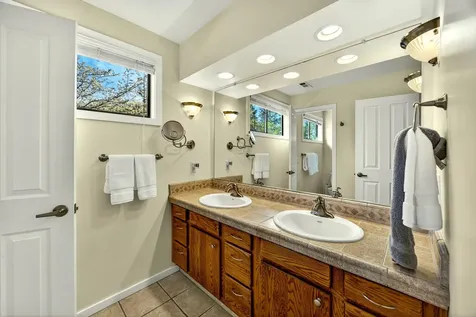 1927 Tamarack Place Ashland OR 97520