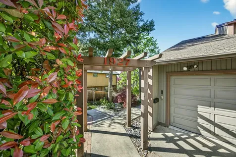 1927 Tamarack Place Ashland OR 97520