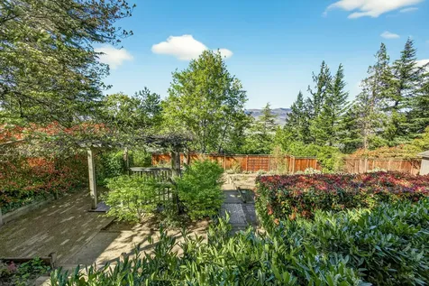 1927 Tamarack Place Ashland OR 97520
