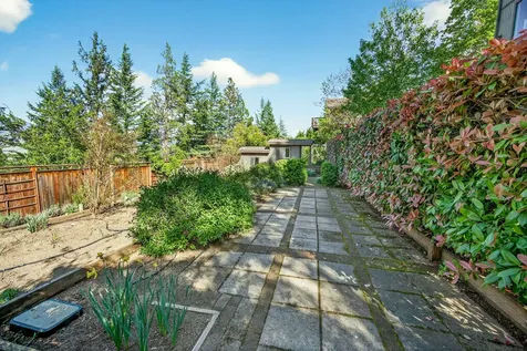 1927 Tamarack Place Ashland OR 97520