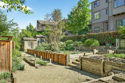 1927 Tamarack Place Ashland OR 97520