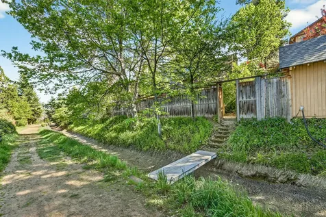 1927 Tamarack Place Ashland OR 97520