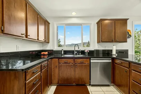 1927 Tamarack Place Ashland OR 97520