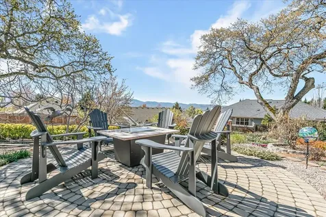 3910 Cherry Lane Medford OR 97504