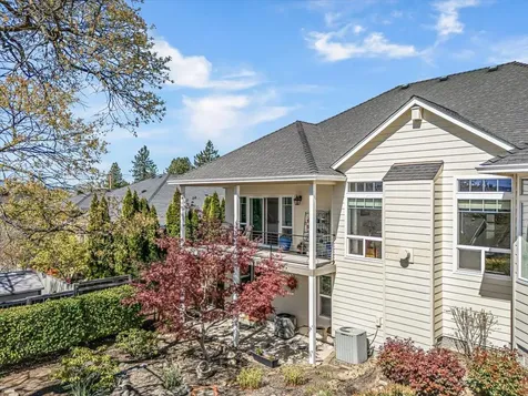 3910 Cherry Lane Medford OR 97504