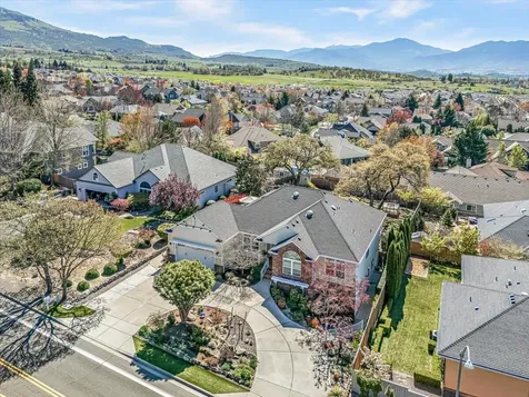 3910 Cherry Lane Medford OR 97504