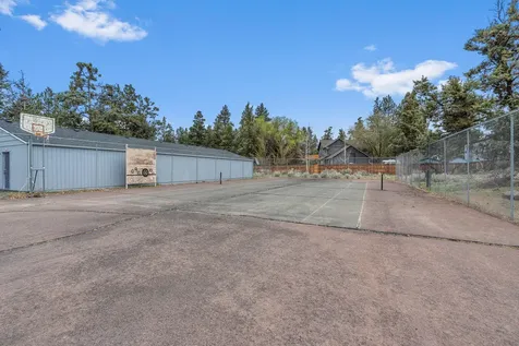1700 NE Wells Acres Bend OR 97701