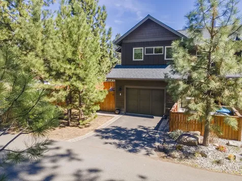 923 E Desperado Trail Sisters OR 97759