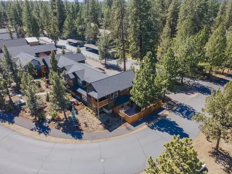 923 E Desperado Trail Sisters OR 97759