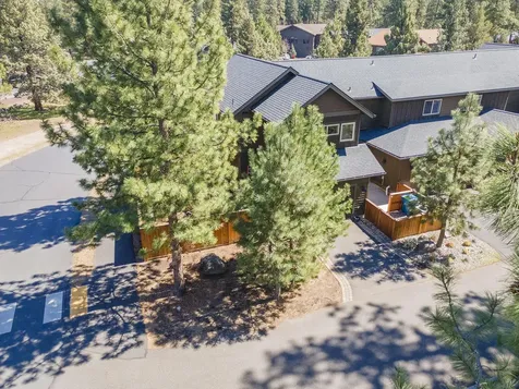 923 E Desperado Trail Sisters OR 97759