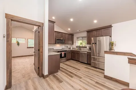 923 E Desperado Trail Sisters OR 97759