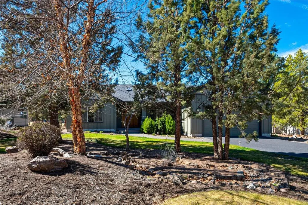 387 Goshawk Court Redmond OR 97756