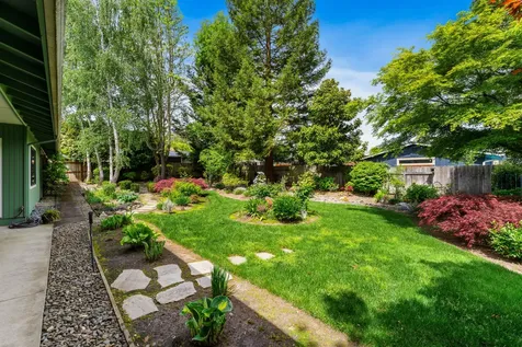 722 NW Sandy Drive Grants Pass OR 97526