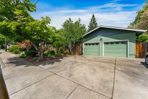 722 NW Sandy Drive Grants Pass OR 97526