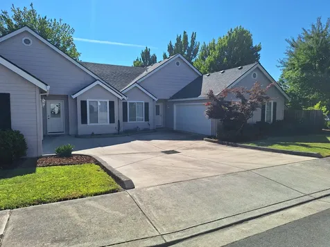 1537 Hartell Street Medford OR 97504