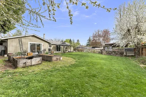 324 Stanley Avenue Medford OR 97504