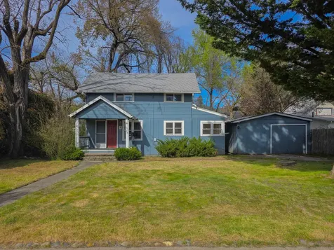 814 NW C Street Grants Pass OR 97526