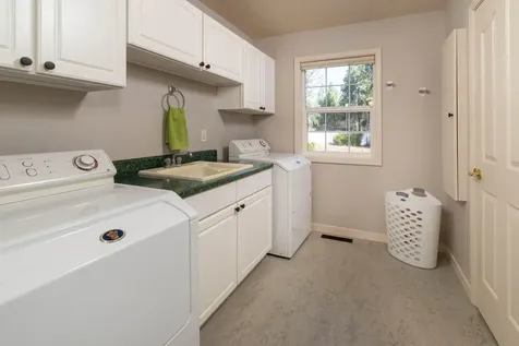 19610 Poplar Street Bend OR 97702
