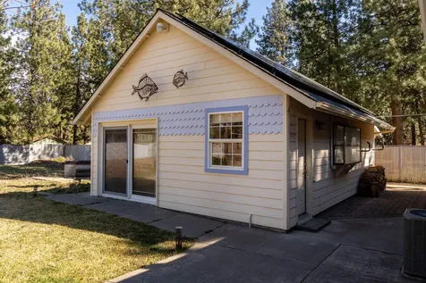 19610 Poplar Street Bend OR 97702